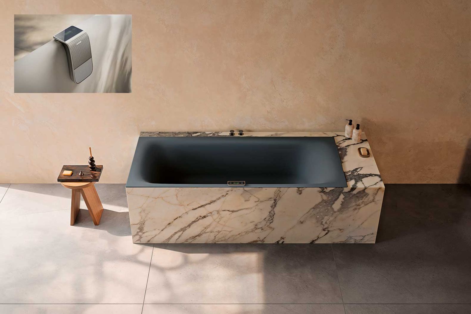 «Zen-Edition» heisst die neuste Ausführung der Bade­wanne «Nuio Duo», die Infrarotwärme, Licht und Klang zu einem entspannenden Wellnesserlebnis vereint. Die Funktionen lassen sich über ein elegantes Bedienpanel mit Rautenschliff steuern und individuell einstellen. kaldewei.de