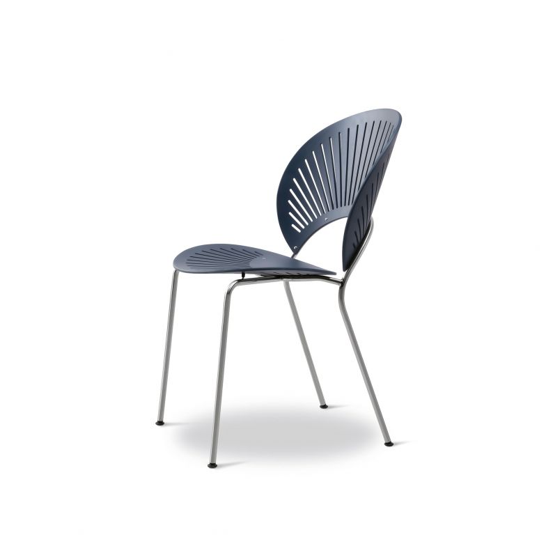 Er ist ein moderner Klassiker: Der «Trinidad-Chair» ist ein Entwurf von 1993 und wurde seitdem hunderttausendfach verkauft. Zum 100-jährigen Geburtstag der Designerin und dem 30-jährigen Bestehen des Stuhls hat Fredericia diesen in neuen Farben aufgelegt; Khaki, Nordblau und in Eiche.