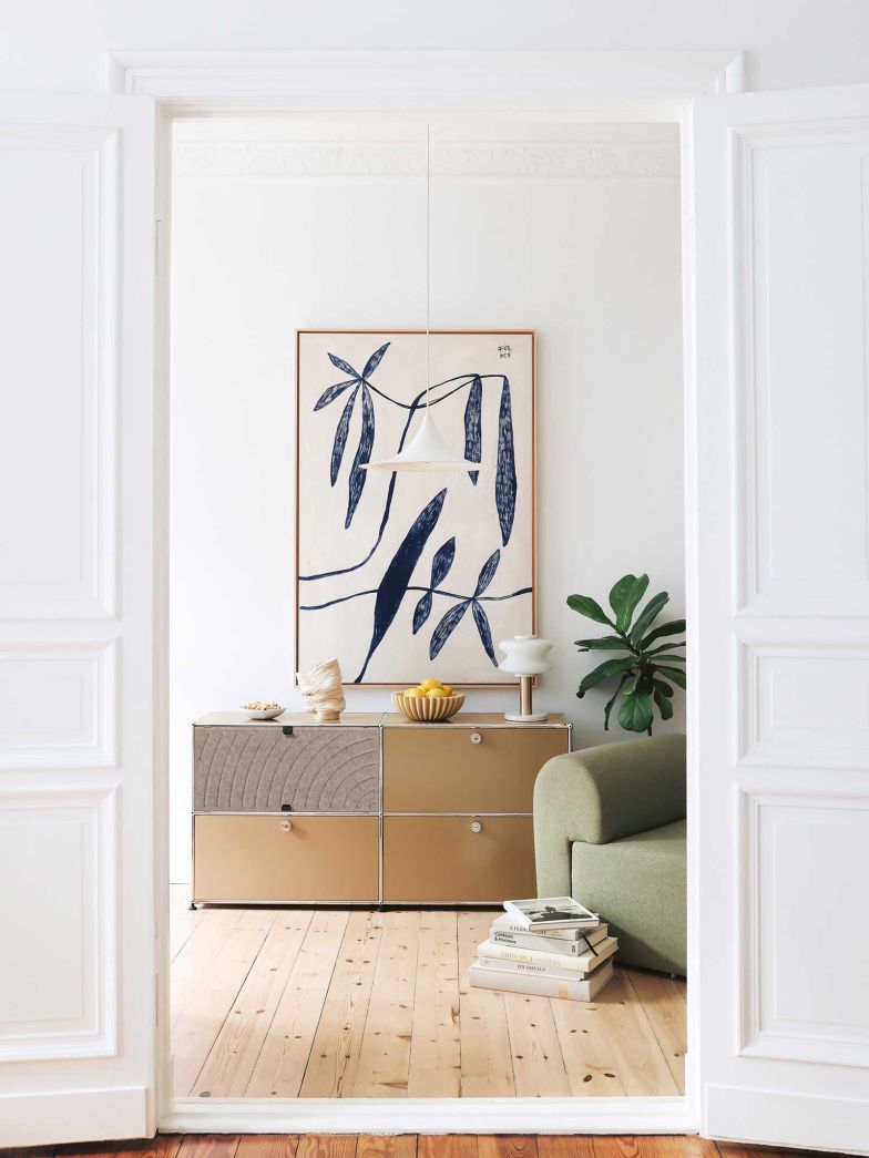 Die Kombinationen von Mustern und Farben lassen sich wie Puzzleteile zu einem grösseren Ganzen fügen oder eklektisch mischen. Im Nu verändern sich Ästhetik und Funktion eines Möbels und passen sich wechselnden Bedürfnissen an.