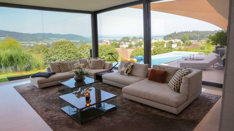 Neu können die Visualisierungen der neuen Einrichtung nicht nur als Bilder, sondern auch als bewegte Filme gezeigt werden: Beispiele (You-Tube) siehe QR-Code.