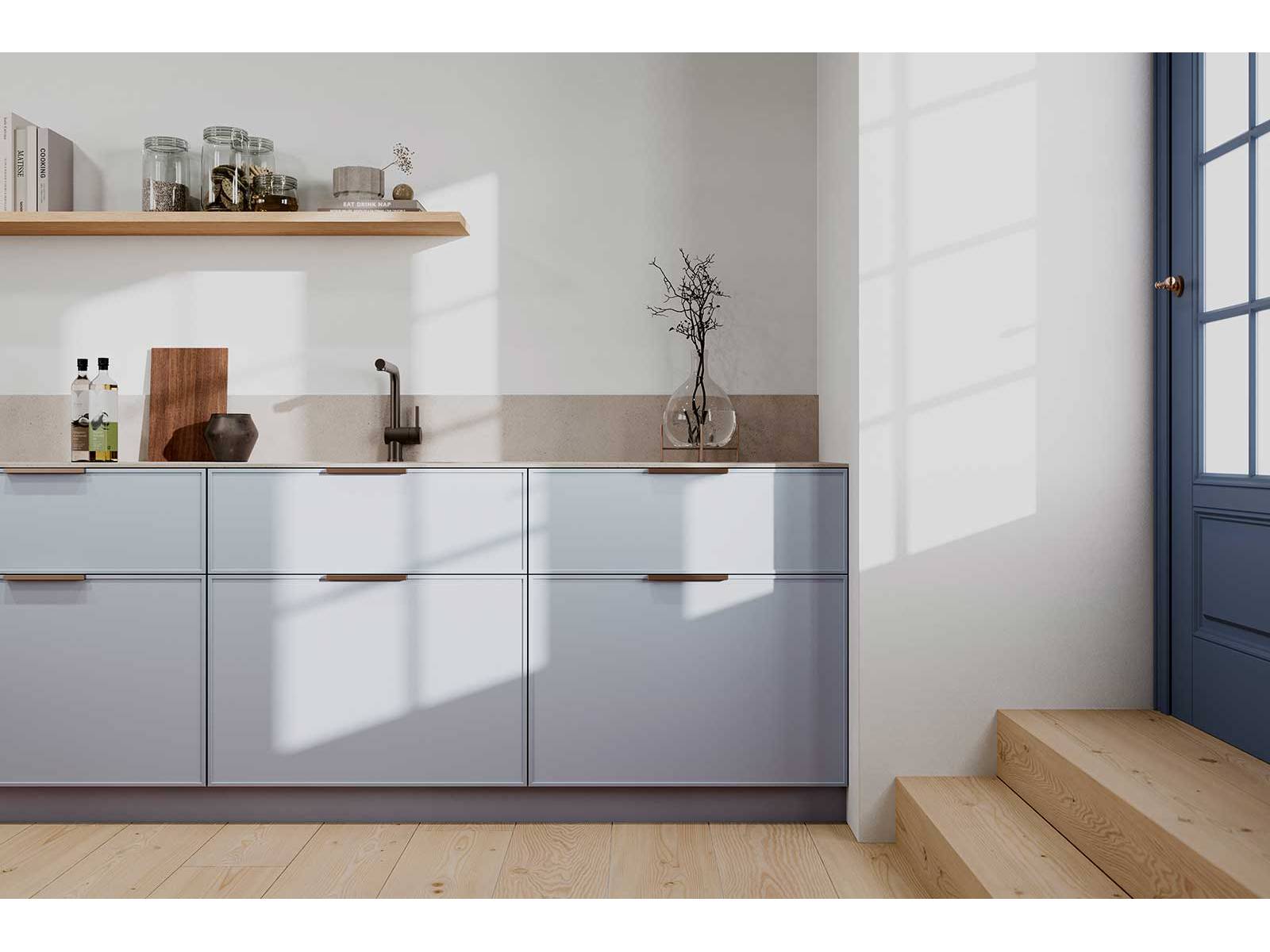 «Hygge» steht nicht nur für skandinavisches Wohn­gefühl, sondern auch für die neue gleichnamige Premium-­Kollektion, die sechs nordisch inspirierte Farbtöne ­aufgreift – von Beige und Taupe über Moosgrün, Skagerrak-­Blau bis hin zu Rosé Apricot und einem milden Weiss. Kombiniert mit fliessenden Übergängen und ­matten Oberflächen entstehen so einladende Küchen, die Ruhe vermitteln. FUST.