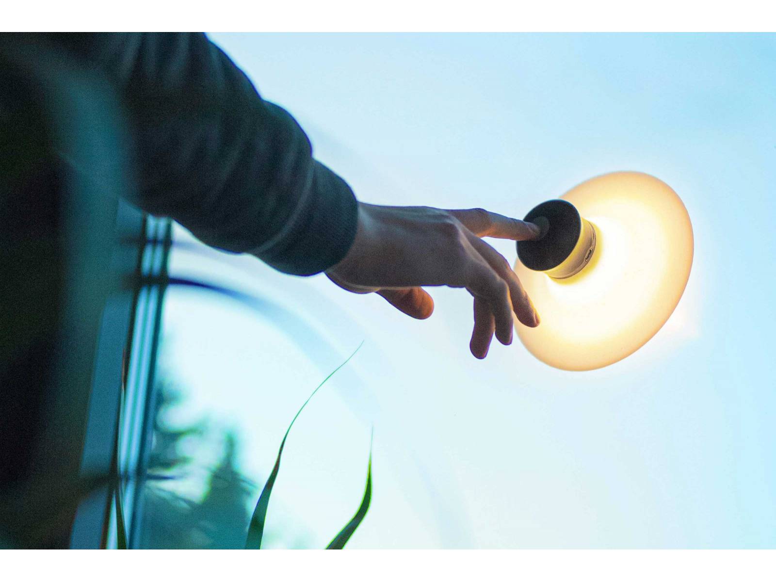 «Neozoon» – eine Leuchte, die in Sekunden fast überall befestigt werden kann. Design: Lukas Heintschel und Kilian Klepper. 