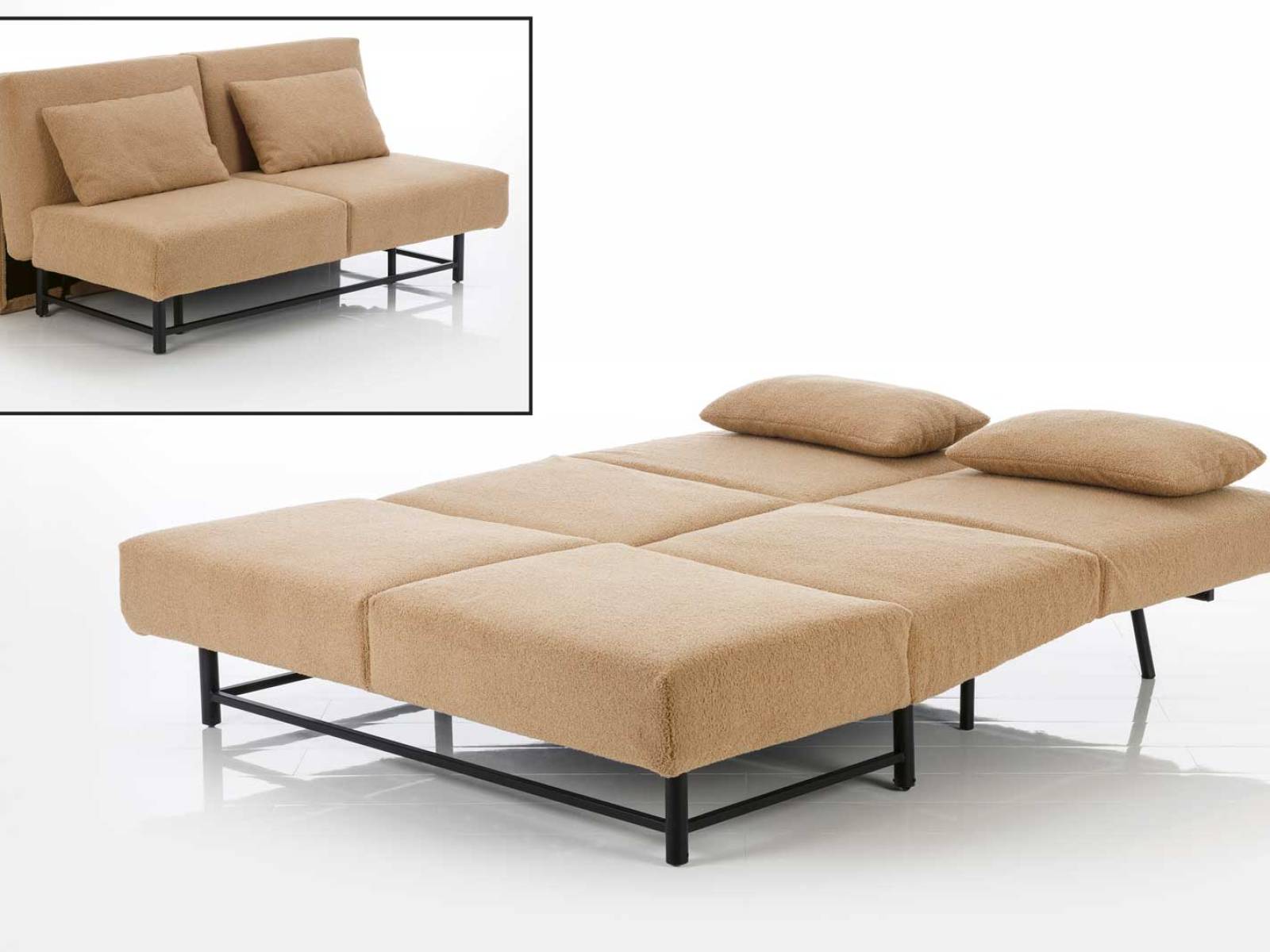 Das Bettsofa «First class» wirkt tagsüber wie ein klarer, eleganter Ruhepol. Mit wenigen Handgriffen entfaltet sich daraus eine grosszügige Liegefläche – ausgestattet mit einem komfortablen Taschenfederkern, der für erholsame Schlafmomente sorgt. Die geteilte Matratze und hochwertige Materialien machen jede Bewegung spürbar komfortabel. BRÜHL.